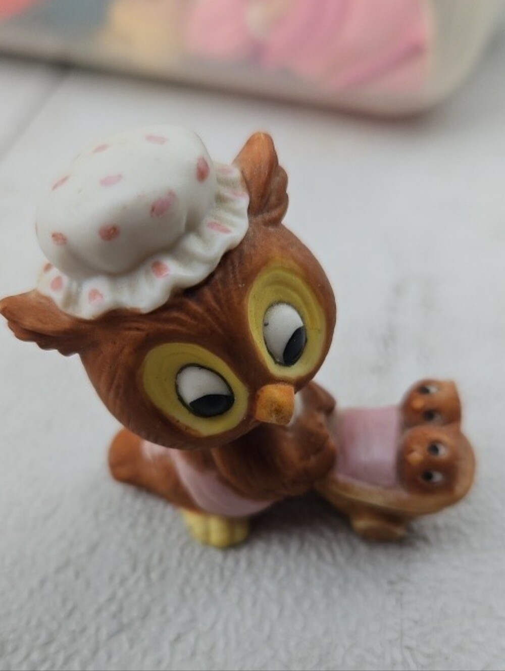Kitschy ANTHROPOHMORPHIC Momma Owl With Her Two BABIES